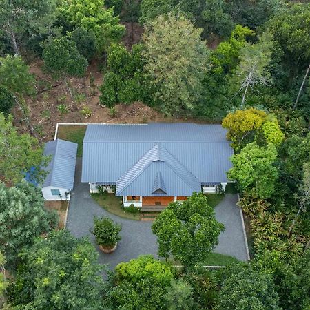 Stayvista At Catherine Cottage With Heater & Board Game Munnar Eksteriør billede